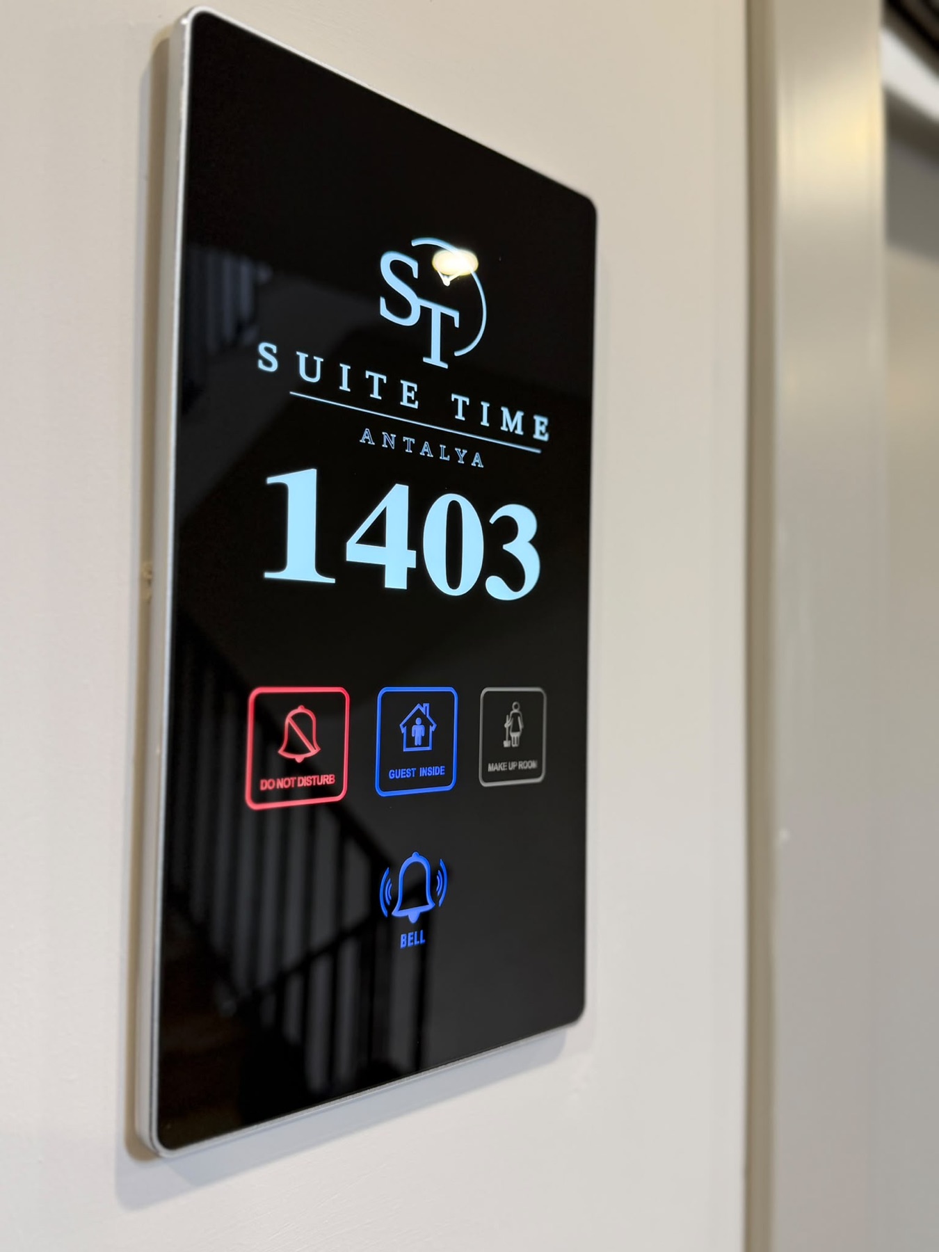 Suite Time Antalya — Ortak Alanlar, oda girişi detayı