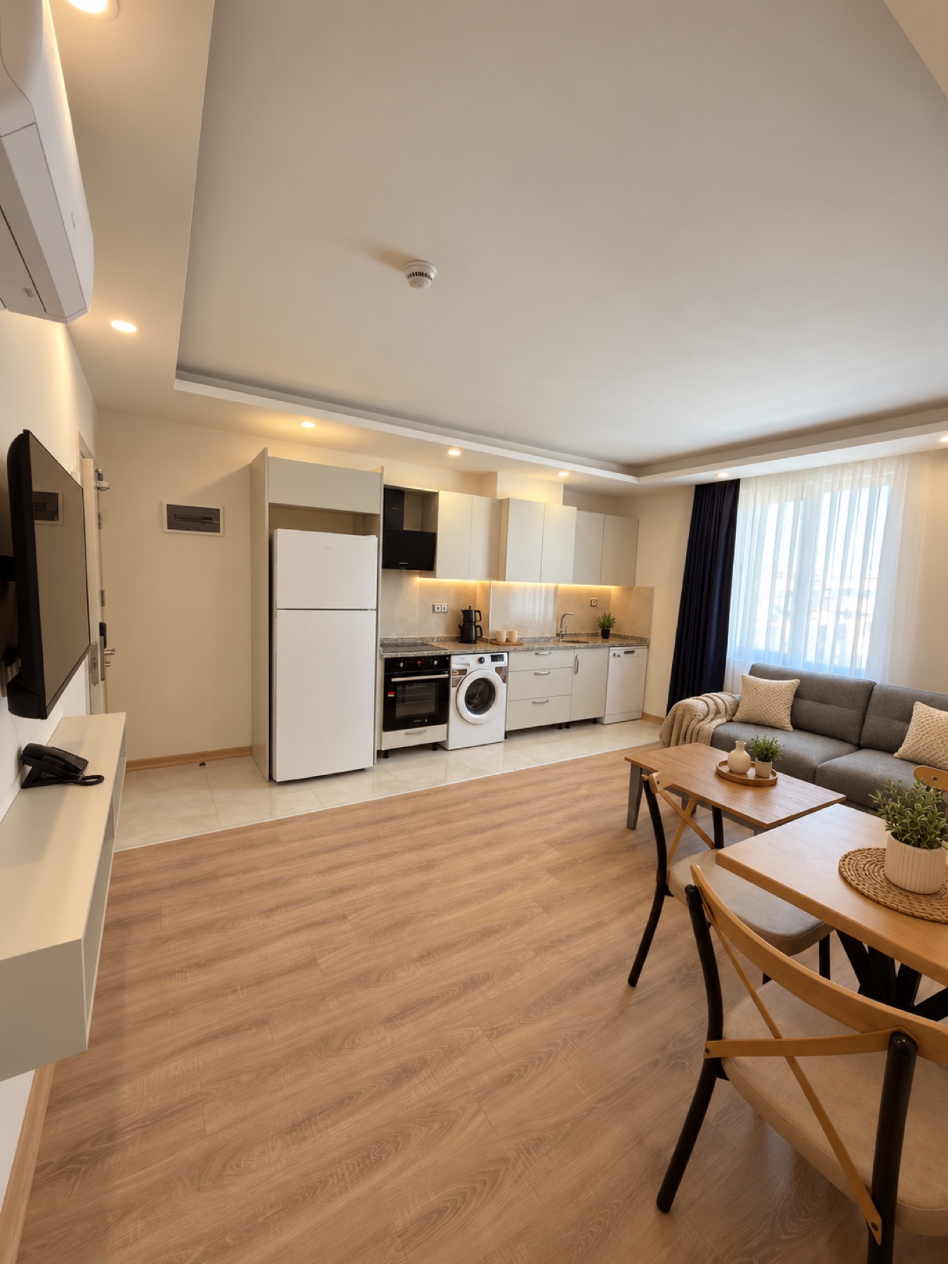 Suite Time Antalya — Grand Suite, mutfak ve yaşam alanı
